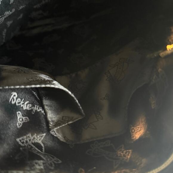 Electric Purple Metallic Betsyville Crossbody Purse - Picture 7 of 12